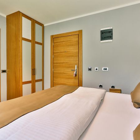 Hotel Lusso Mare By Aycon Budva Exterior photo